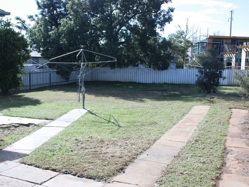 9 Scherger Place, Mount Austin NSW 2650