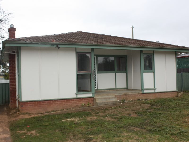 21 Tichborne Crescent, Kooringal NSW 2650