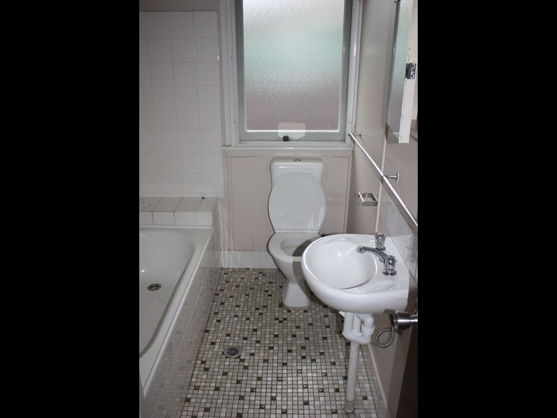 21 Tichborne Crescent, Kooringal NSW 2650