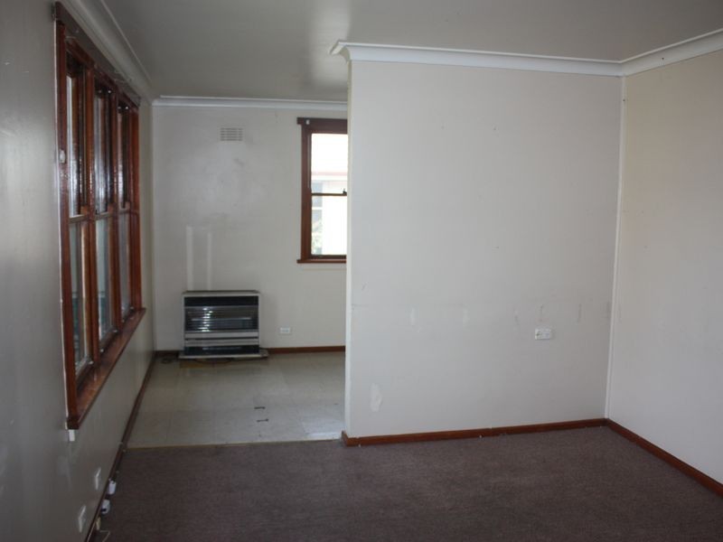 29 Jack Avenue, Mount Austin NSW 2650
