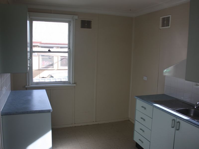 29 Jack Avenue, Mount Austin NSW 2650