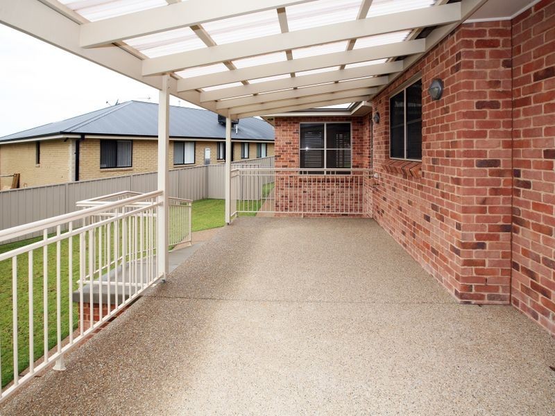 15 Dobell Place, Lloyd NSW 2650