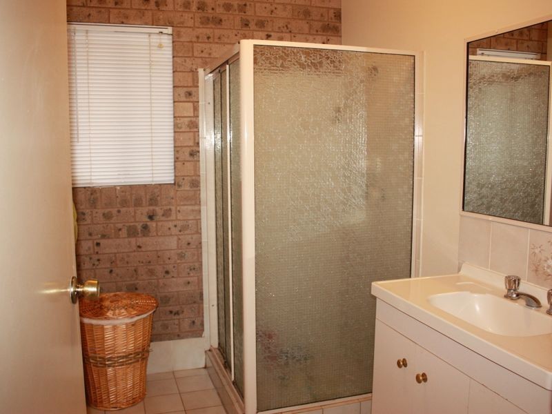 2/40 Kenneally Street, Kooringal NSW 2650