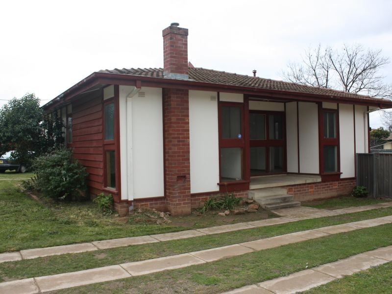 52 Ziegler Avenue, Kooringal NSW 2650