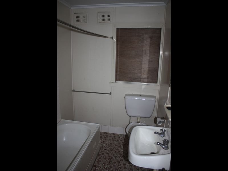 52 Ziegler Avenue, Kooringal NSW 2650