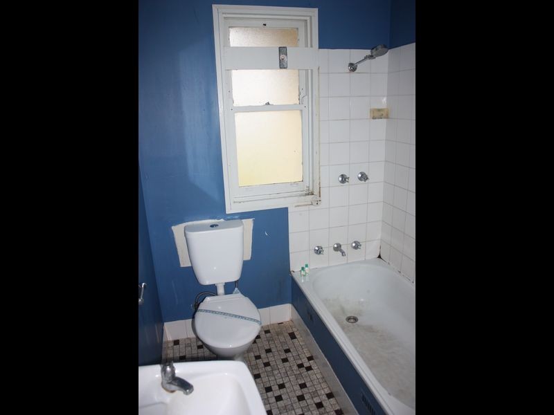 2 Meads Place, Mount Austin NSW 2650