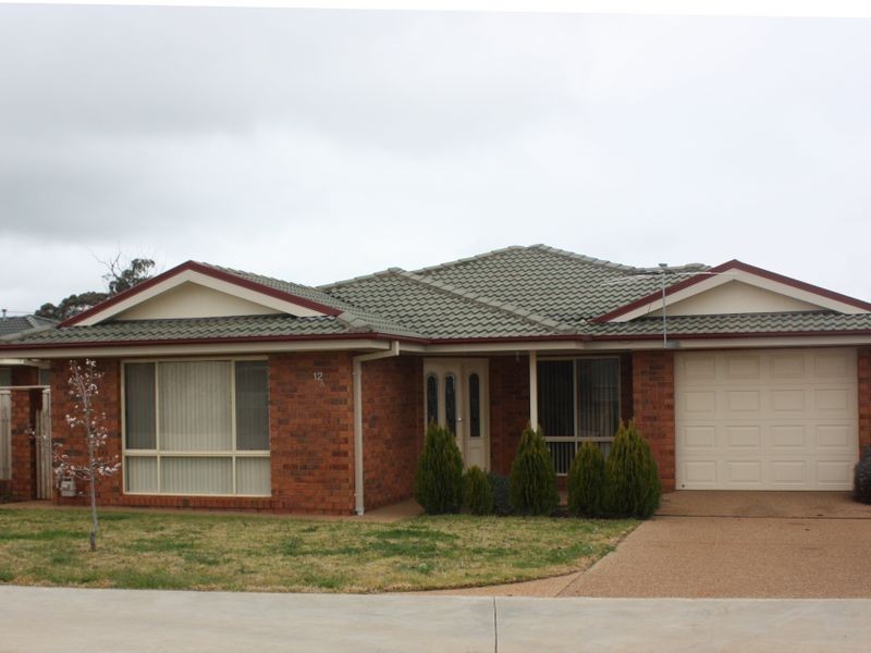 12a Lewis Street, Coolamon NSW 2701