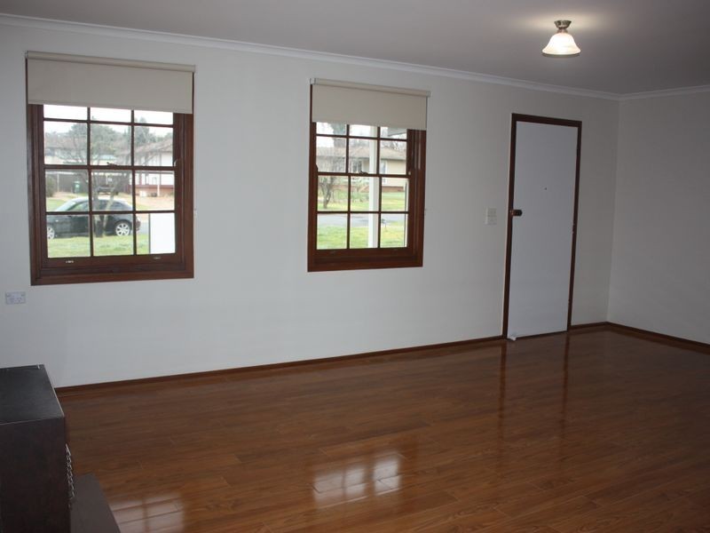 5 Baird Avenue, Kooringal NSW 2650
