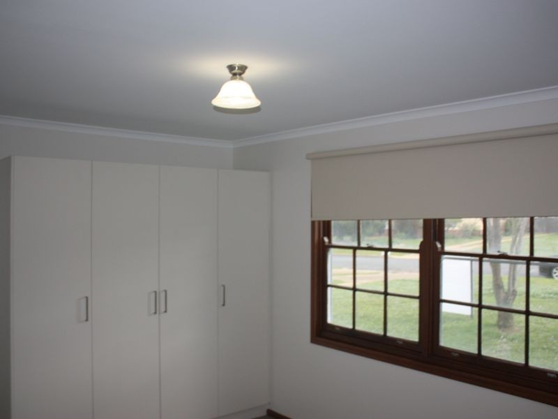 5 Baird Avenue, Kooringal NSW 2650