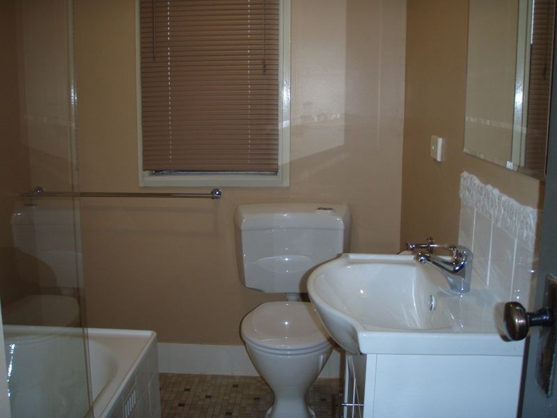 6 Callaghan Street, Ashmont NSW 2650