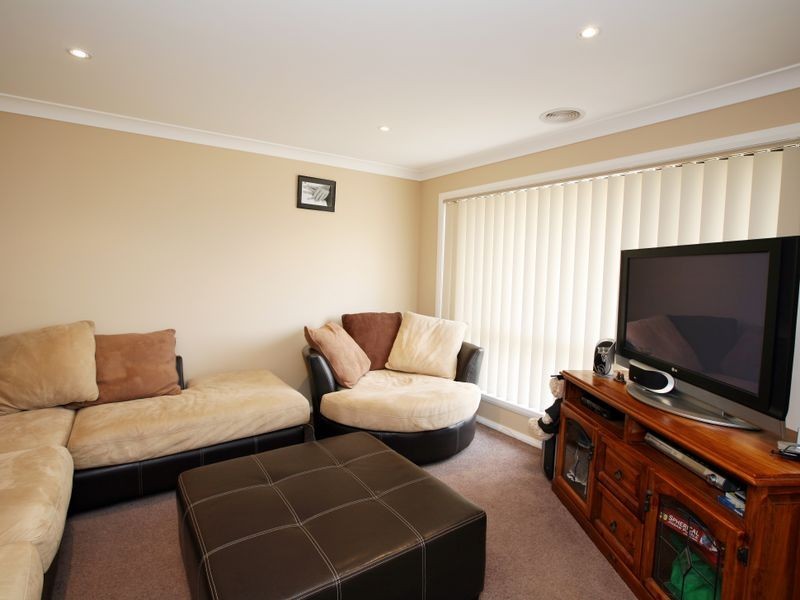 68 Kaloona Drive, Bourkelands NSW 2650