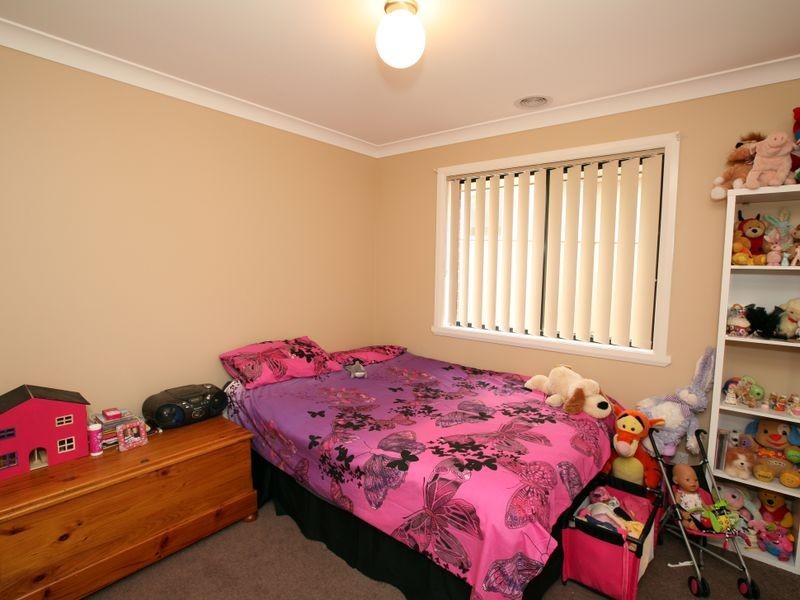 68 Kaloona Drive, Bourkelands NSW 2650