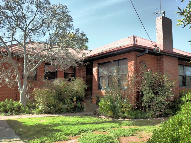 57 Heath Street, Turvey Park NSW 2650