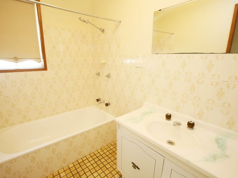 2/31 Kenneally Street, Kooringal NSW 2650