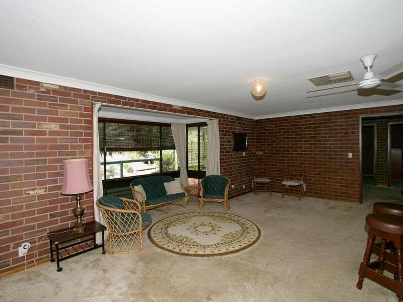 24 Sherwood Avenue, Kooringal NSW 2650