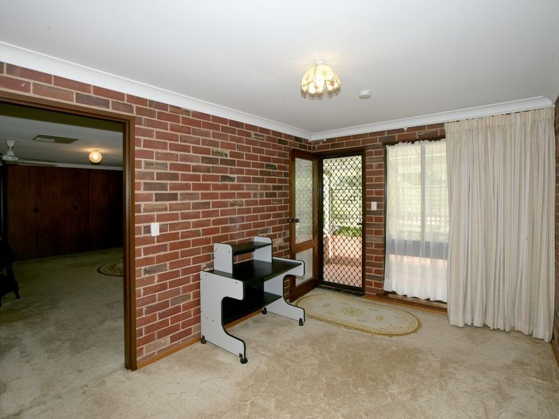 24 Sherwood Avenue, Kooringal NSW 2650