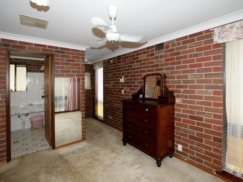 24 Sherwood Avenue, Kooringal NSW 2650