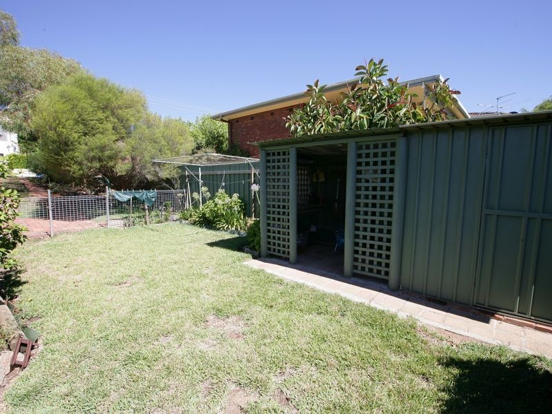 24 Sherwood Avenue, Kooringal NSW 2650