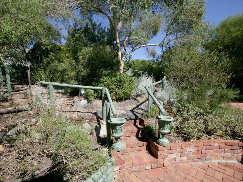 24 Sherwood Avenue, Kooringal NSW 2650