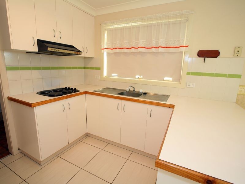 11 Langi Crescent, Glenfield Park NSW 2650