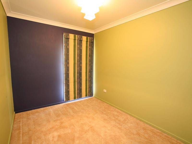 11 Langi Crescent, Glenfield Park NSW 2650