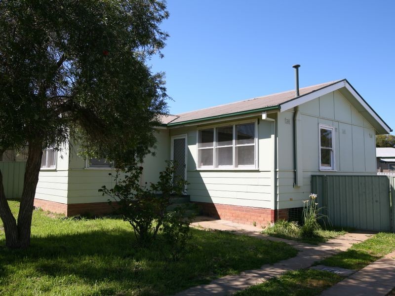 21 Spooner Avenue, Mount Austin NSW 2650