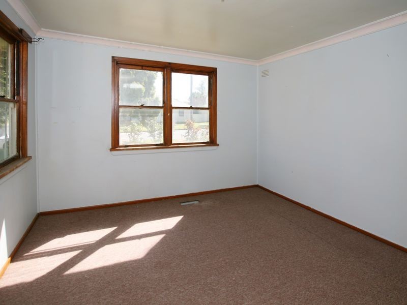 21 Spooner Avenue, Mount Austin NSW 2650