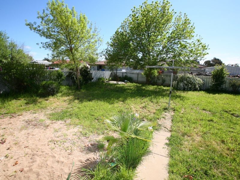 10 Edghill Place, Tolland NSW 2650