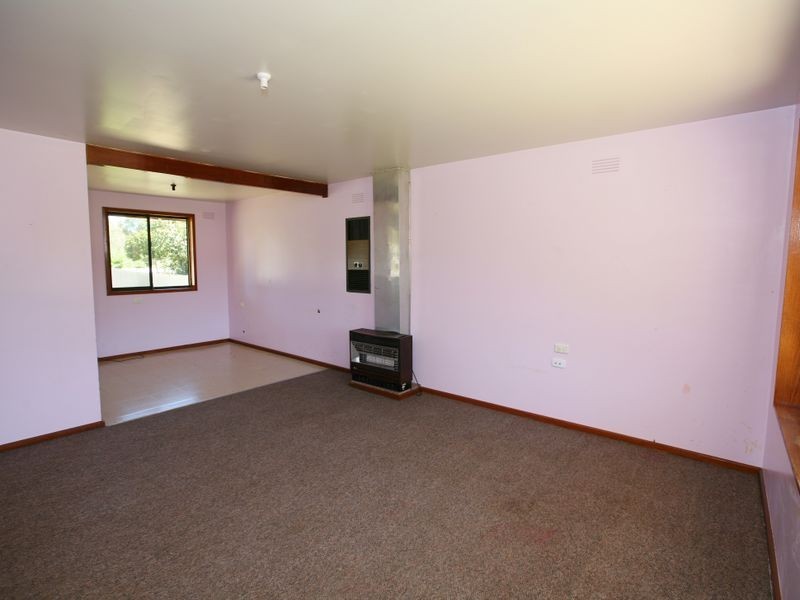 10 Adams Street, Ashmont NSW 2650