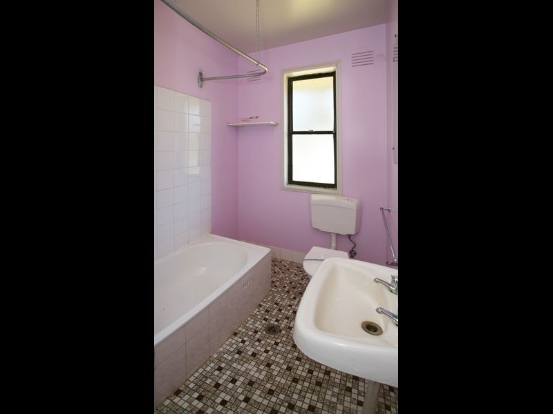 10 Adams Street, Ashmont NSW 2650