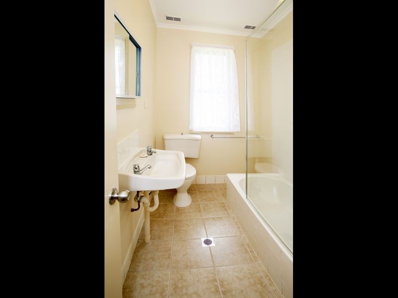 15 Toy Place, Wagga Wagga NSW 2650