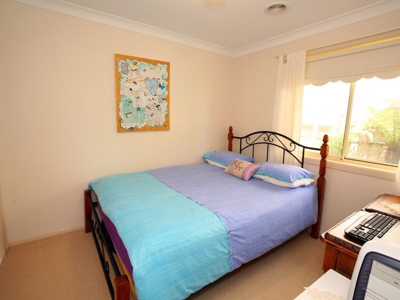 2 Woomera Place, Glenfield Park NSW 2650