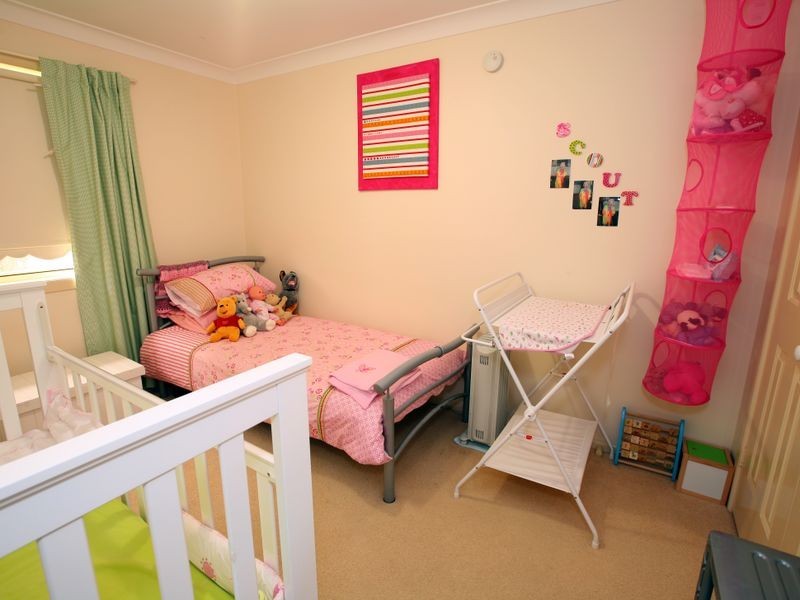2 Woomera Place, Glenfield Park NSW 2650