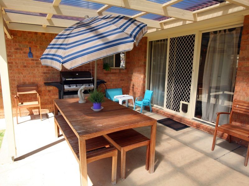 2 Woomera Place, Glenfield Park NSW 2650