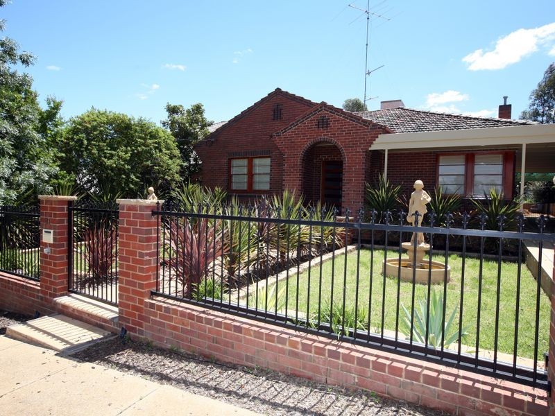 31 Sunshine Avenue, Turvey Park NSW 2650