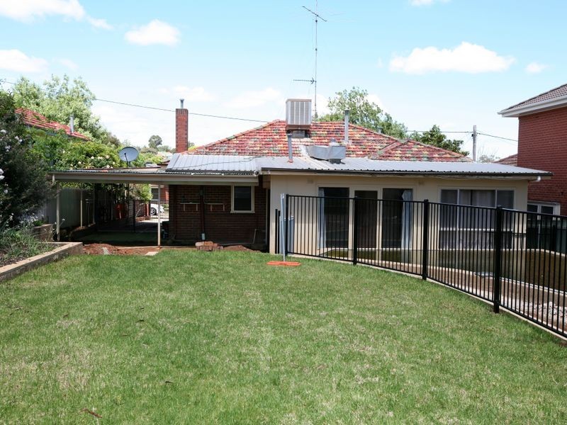 31 Sunshine Avenue, Turvey Park NSW 2650