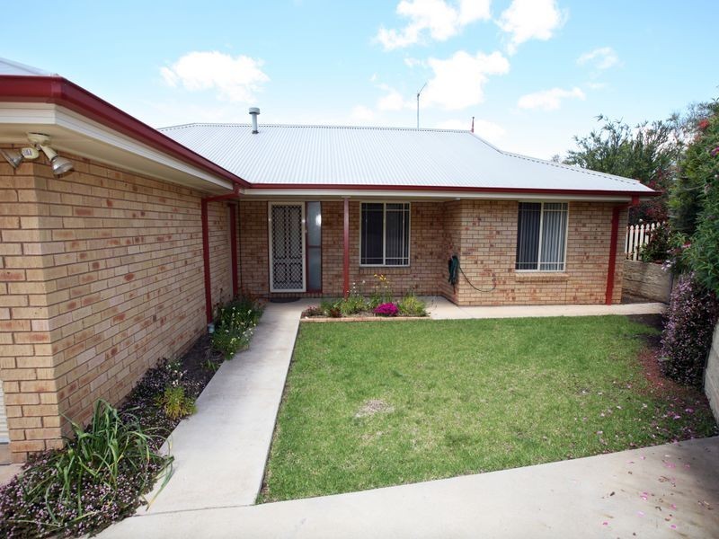 9B Stellway Close, Kooringal NSW 2650