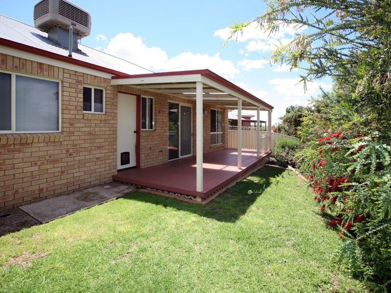 9B Stellway Close, Kooringal NSW 2650