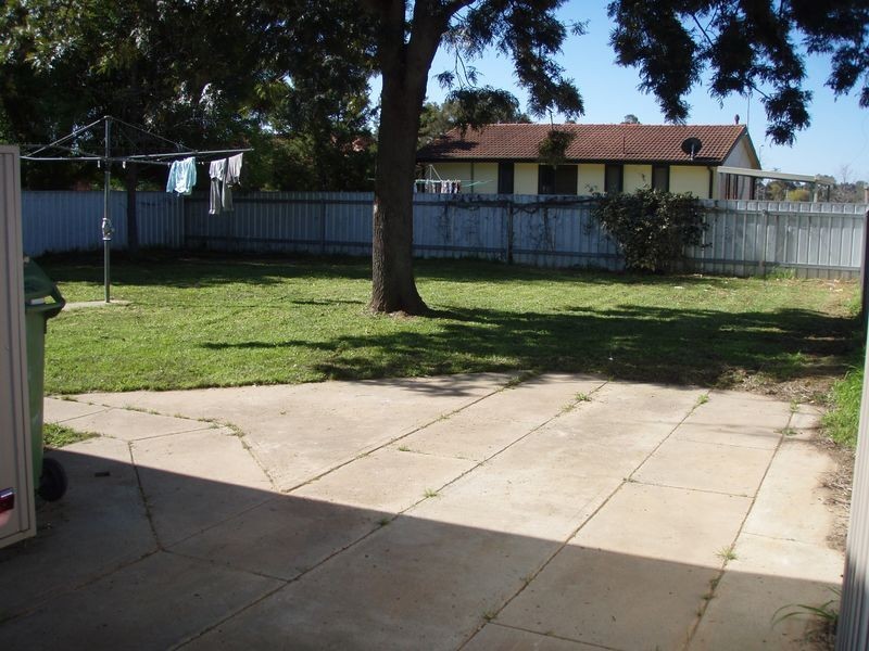 12 Edghill Place, Tolland NSW 2650