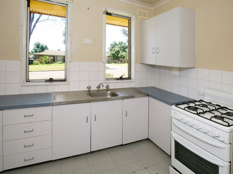 43 Adams Street, Ashmont NSW 2650