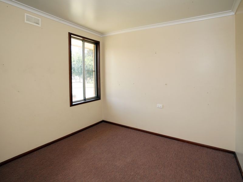 43 Adams Street, Ashmont NSW 2650