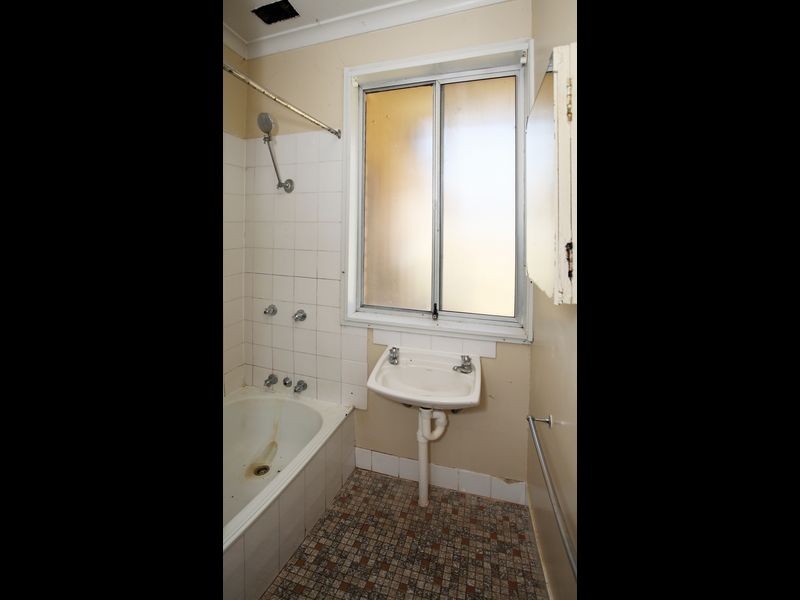 43 Adams Street, Ashmont NSW 2650