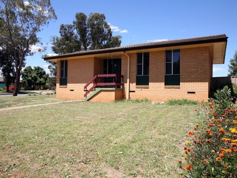 43 Adams Street, Ashmont NSW 2650