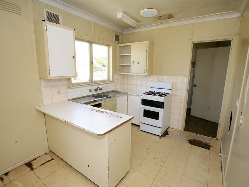 49 Ziegler Avenue, Kooringal NSW 2650