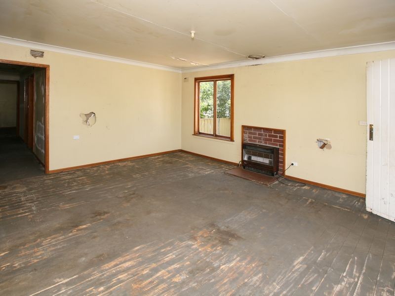 49 Ziegler Avenue, Kooringal NSW 2650