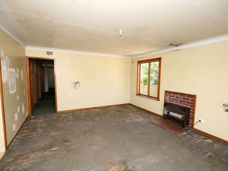 49 Ziegler Avenue, Kooringal NSW 2650