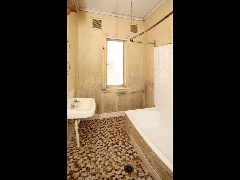 49 Ziegler Avenue, Kooringal NSW 2650