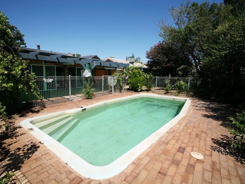 45 Red Hill Road, Kooringal NSW 2650