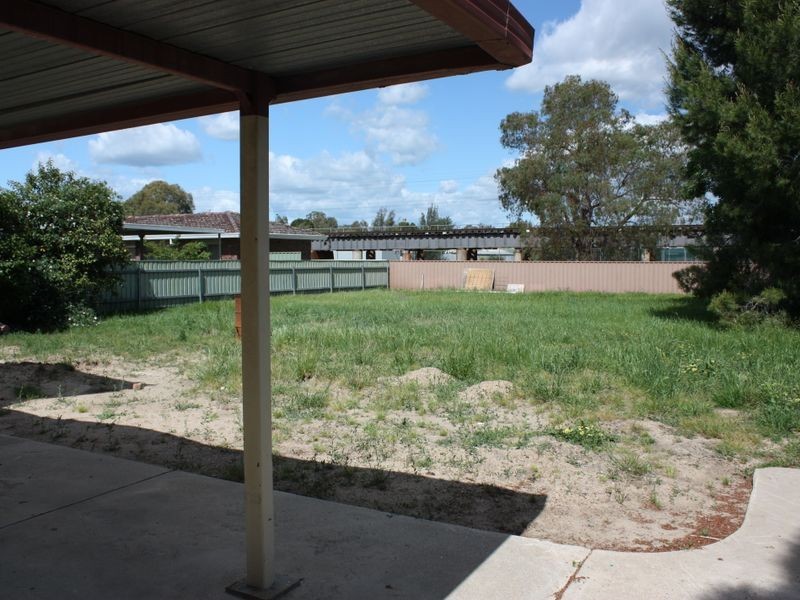 12 Higgins Avenue, Wagga Wagga NSW 2650