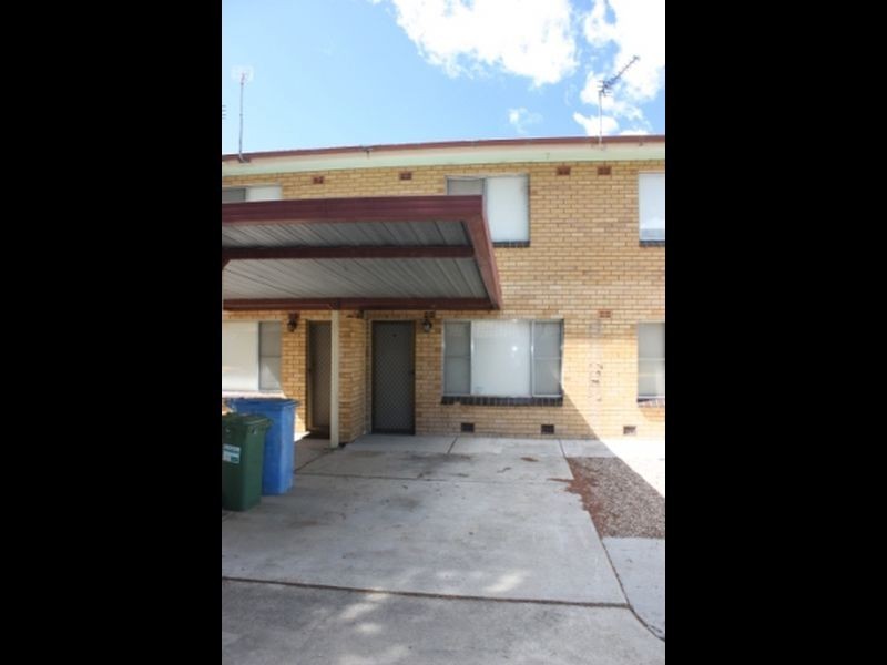 12 Higgins Avenue, Wagga Wagga NSW 2650